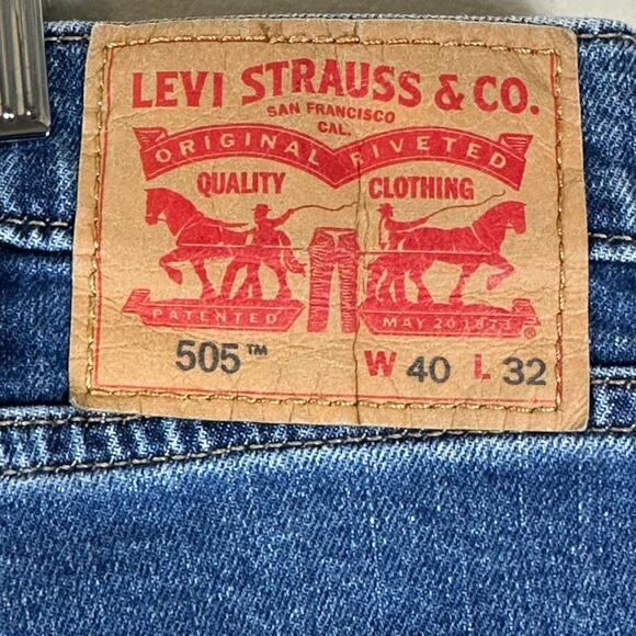 Levi's 505 Jeans Mens 40x32 Medium Wash Straight Leg Stretch Classic Minimalist - Picture 4 of 5